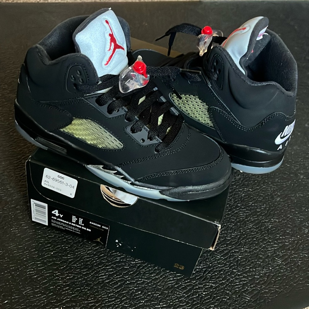 Air Jordan Retro 5 “Black Metallic”